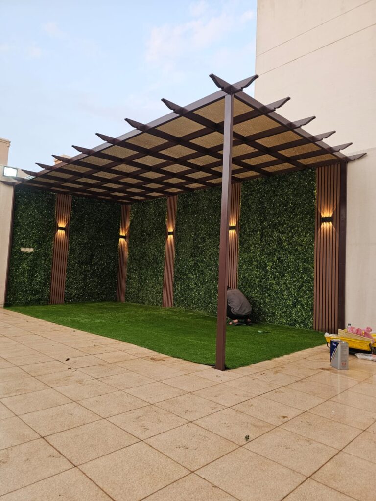 تركيب مظلات الحديد والقماش واللكسان في الدمام والخبر والظهران – مؤسسة البناء العملاق للجودة والمتانة 0506083063